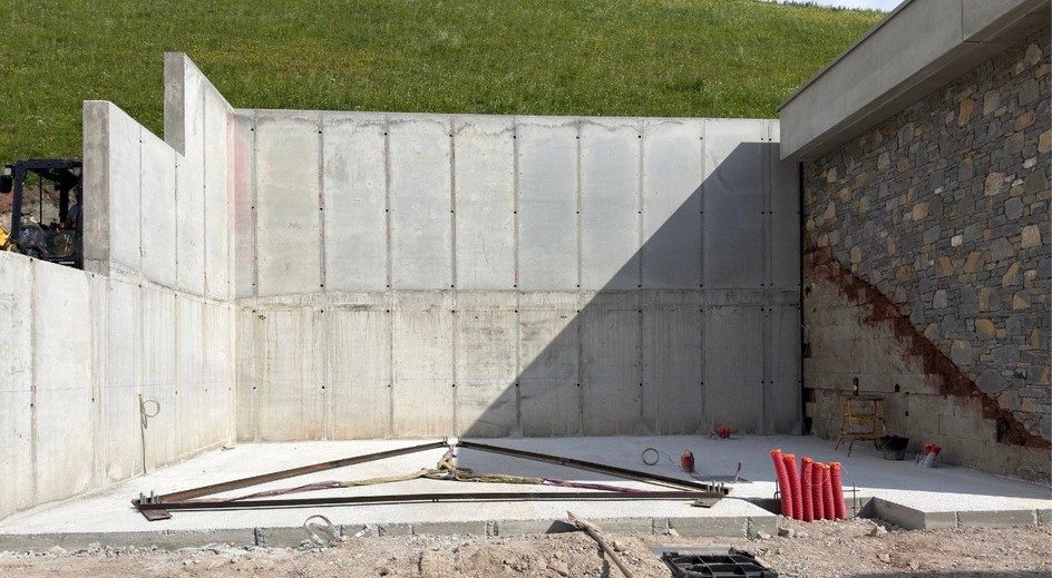 Mur de soutènement en béton armé réalisé par Gouttenoire TP/GC